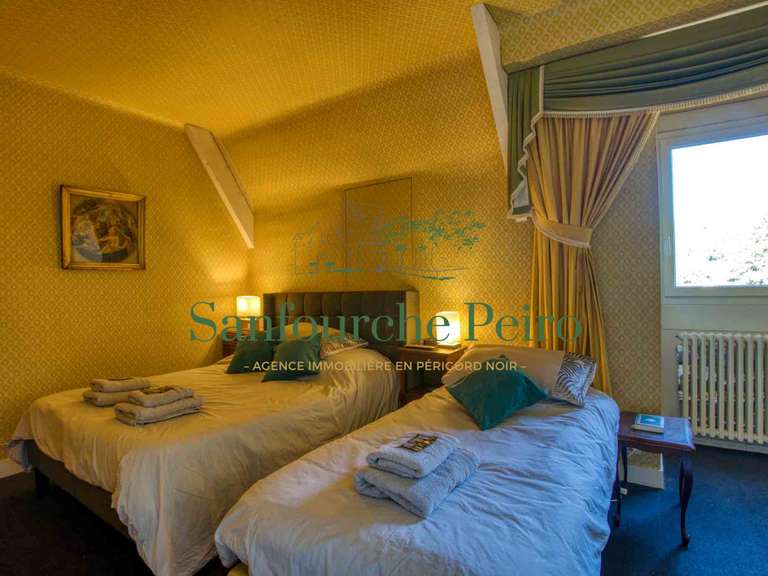 Maison Sarlat-la-Canéda - 5 chambres - 292m²