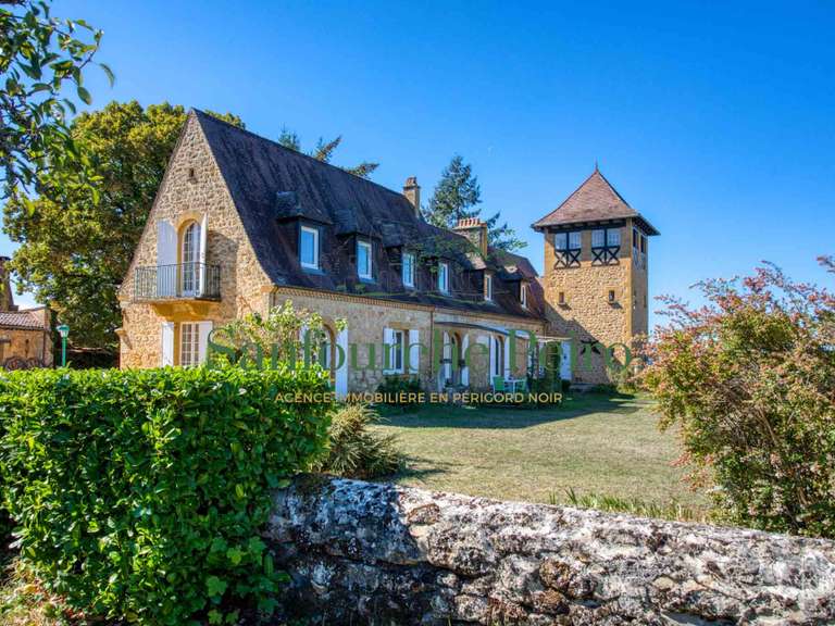Maison Sarlat-la-Canéda - 5 chambres - 292m²