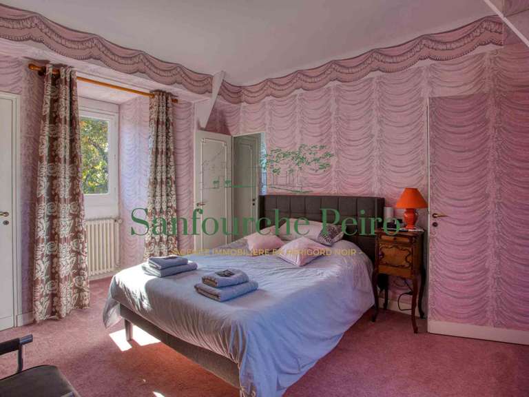 Maison Sarlat-la-Canéda - 5 chambres - 292m²