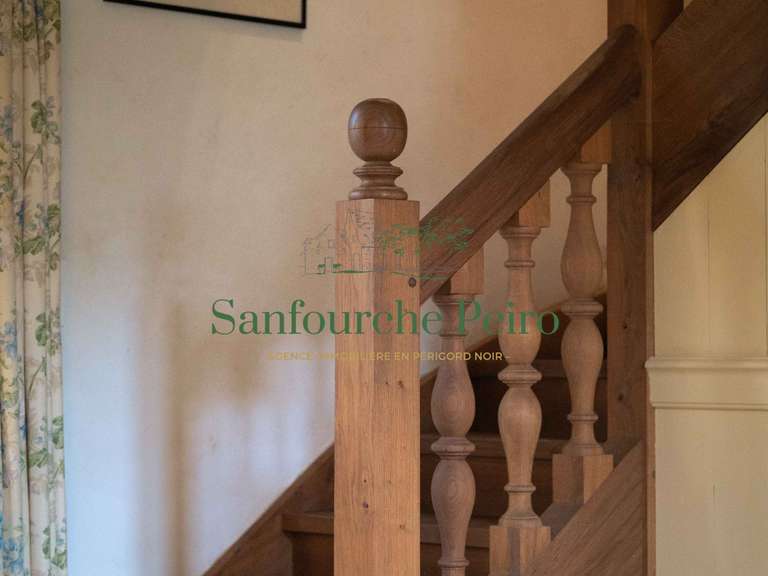 Maison Sarlat-la-Canéda - 4 chambres - 197m²