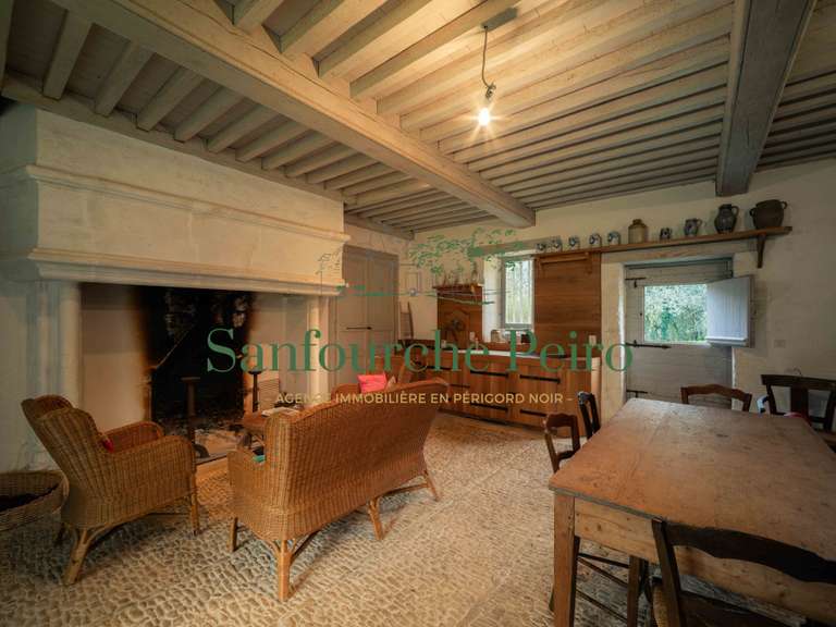 Maison Sarlat-la-Canéda - 4 chambres - 197m²