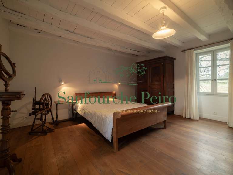 Maison Sarlat-la-Canéda - 4 chambres - 197m²