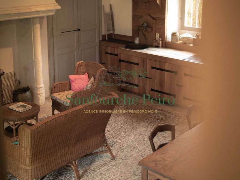 Maison Sarlat-la-Canéda - 4 chambres - 197m²