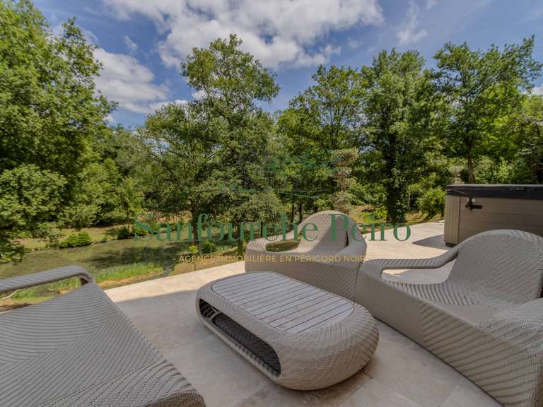 Maison Sarlat-la-Canéda - 9 chambres - 407m²