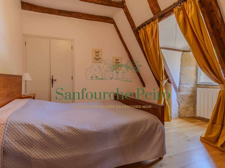 Maison Sarlat-la-Canéda - 5 chambres - 222m²