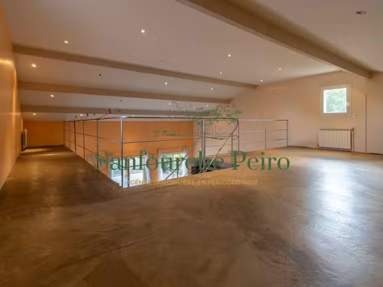 Maison Sarlat-la-Canéda - 3 chambres - 237m²
