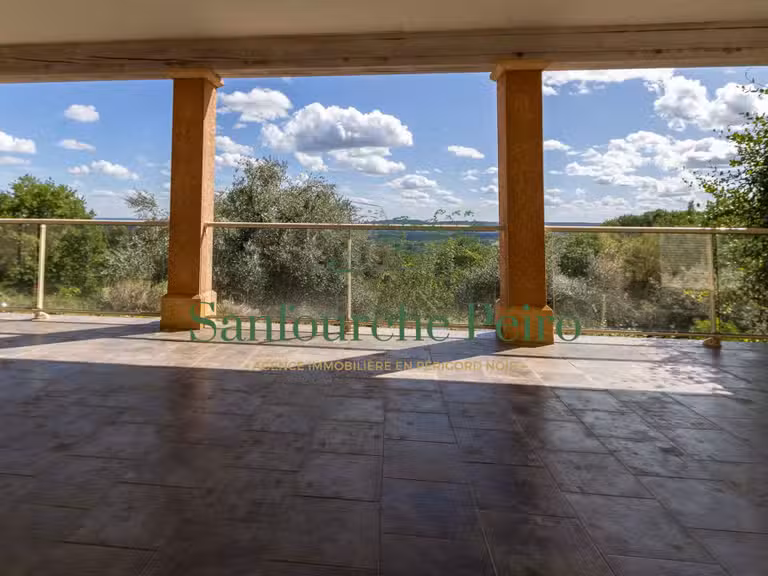 Maison Sarlat-la-Canéda - 3 chambres - 237m²