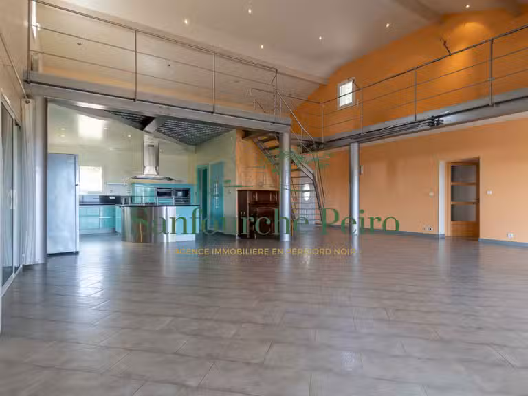 Maison Sarlat-la-Canéda - 3 chambres - 237m²