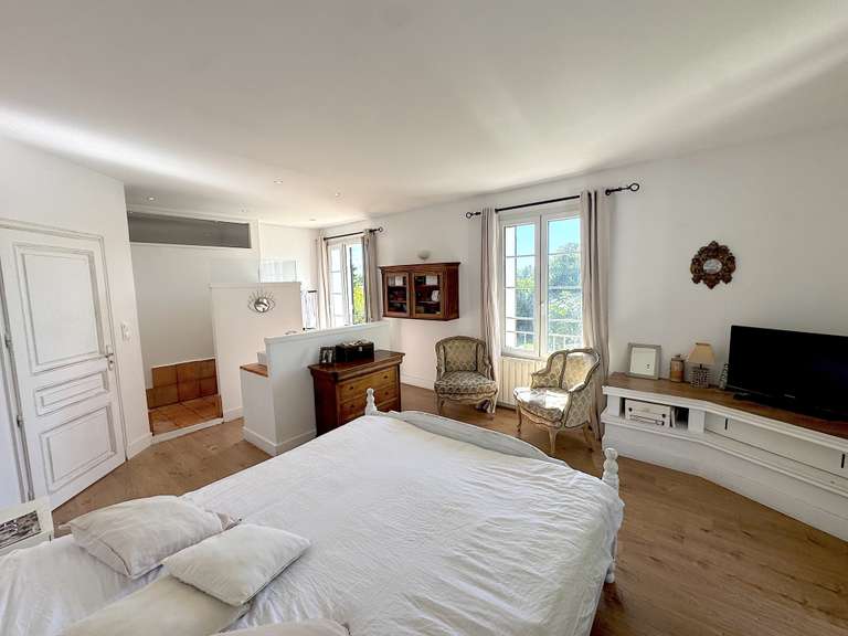 Maison Sarrians - 5 chambres - 225m²