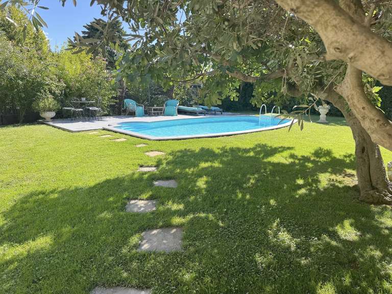 Maison Sarrians - 5 chambres - 225m²