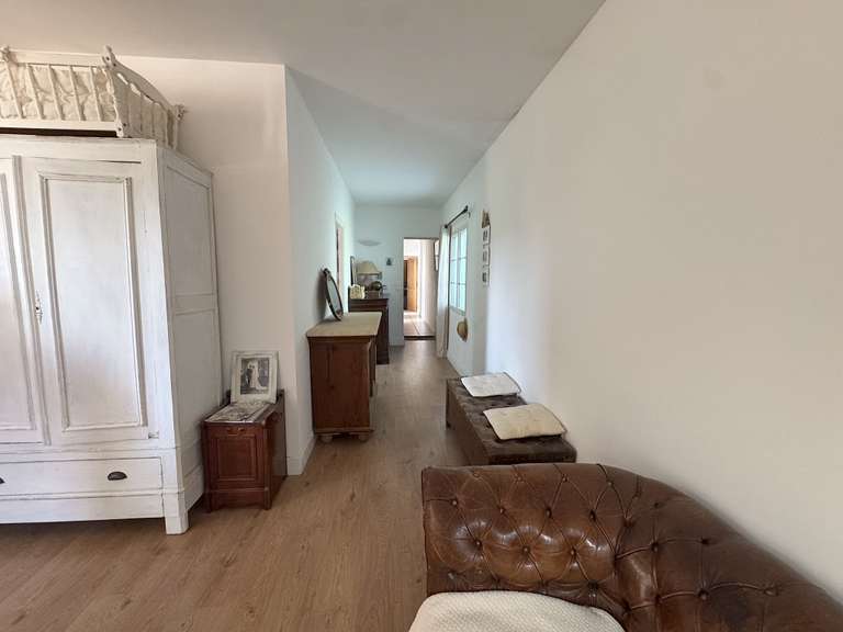 Maison Sarrians - 5 chambres - 225m²