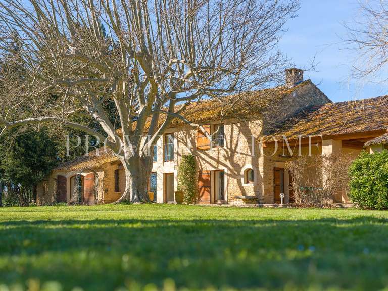 Maison Sarrians - 4 chambres - 205m²