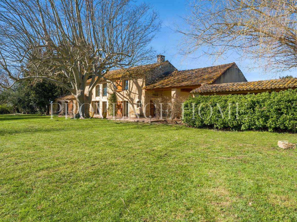 Maison Sarrians