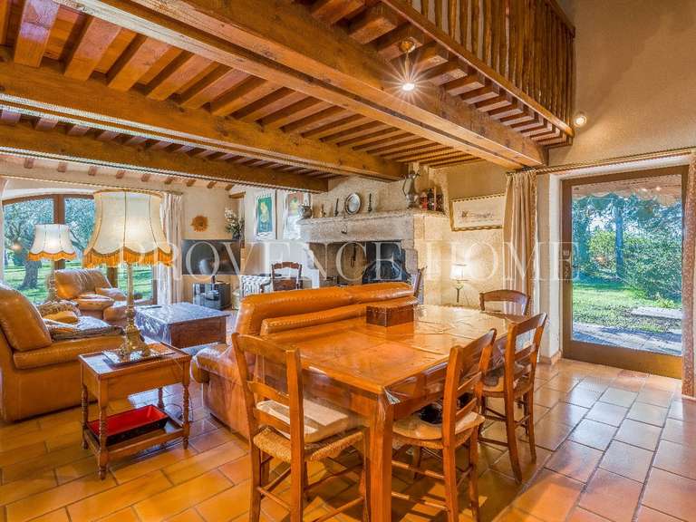 Maison Sarrians - 4 chambres - 205m²