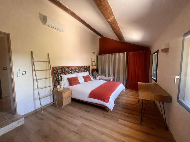 Maison Sarrians - 4 chambres - 200m²