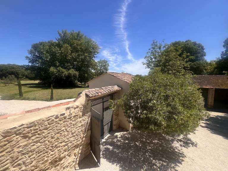 Maison Sarrians - 4 chambres - 200m²