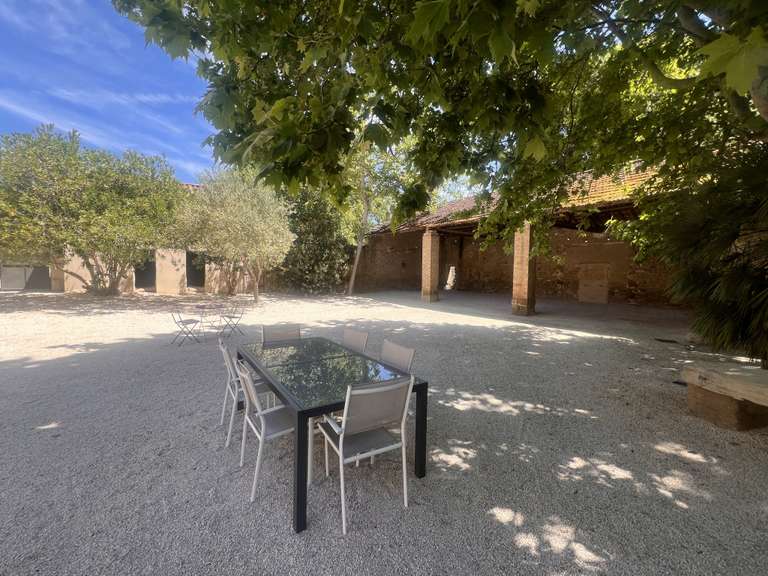 Maison Sarrians - 4 chambres - 200m²