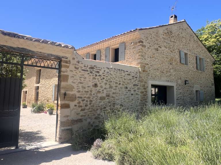 Maison Sarrians - 4 chambres - 200m²