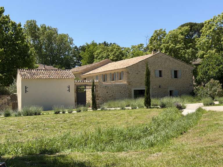 Maison Sarrians - 4 chambres - 200m²