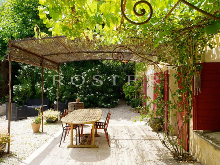 Villa Sarrians - 9 bedrooms - 411m²