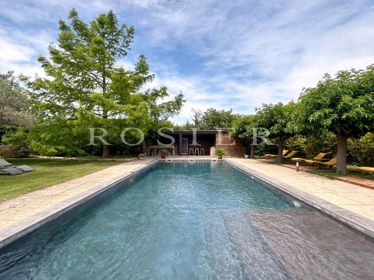 Villa Sarrians - 9 bedrooms - 411m²