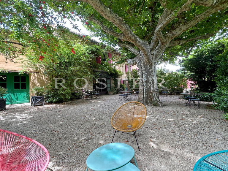 Villa Sarrians - 9 bedrooms - 411m²