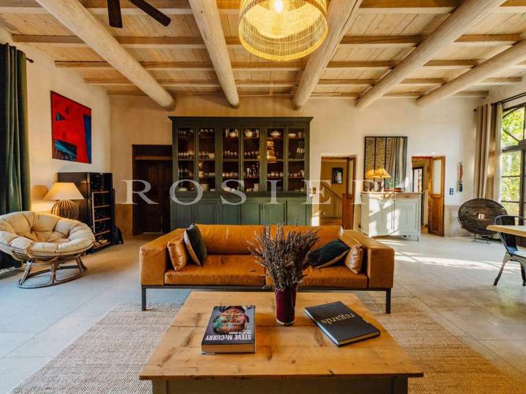 Villa Sarrians - 9 chambres - 411m²