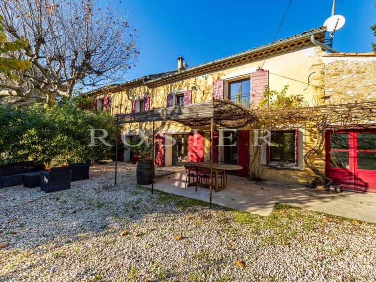 Villa Sarrians - 9 chambres - 411m²