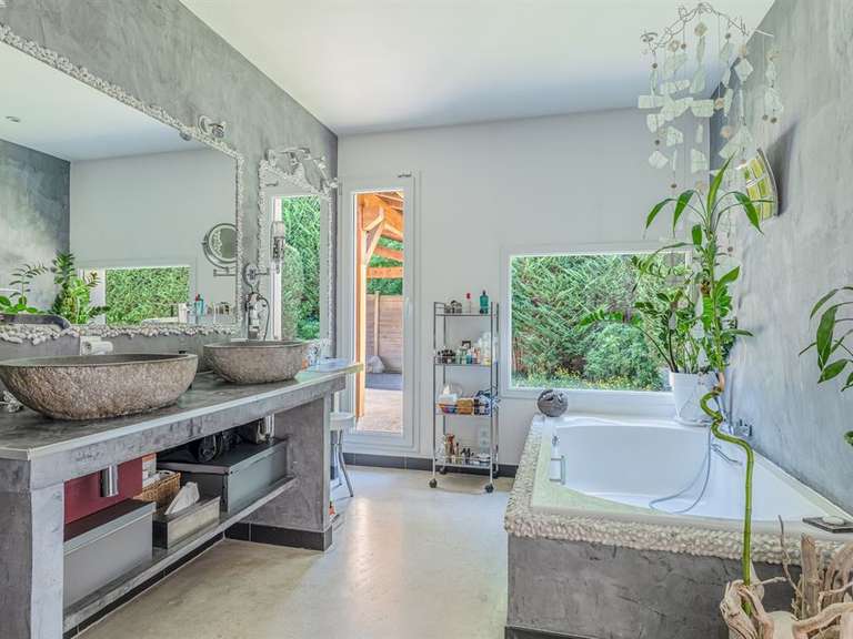 Maison Sathonay-Village - 5 chambres - 290m²