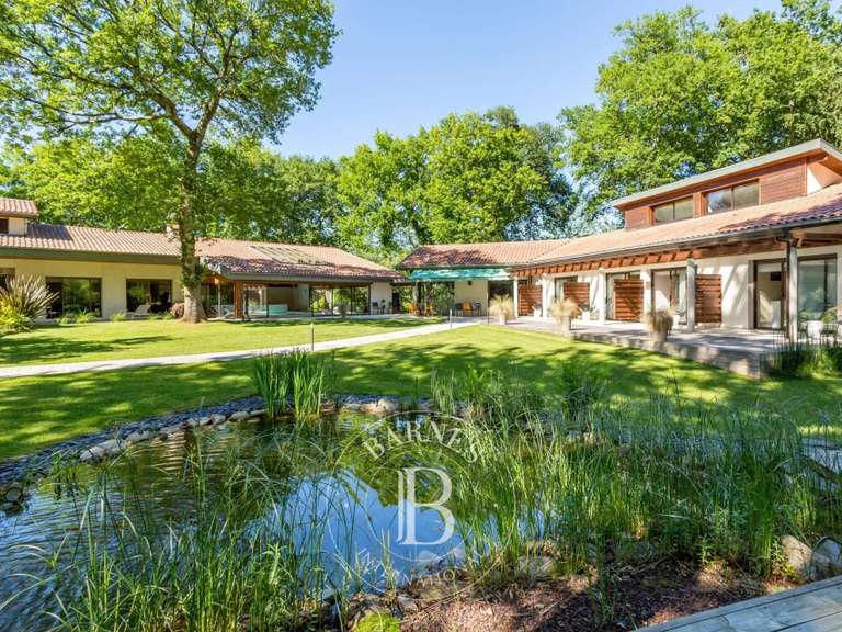 Maison Saubion - 9 chambres - 420m²