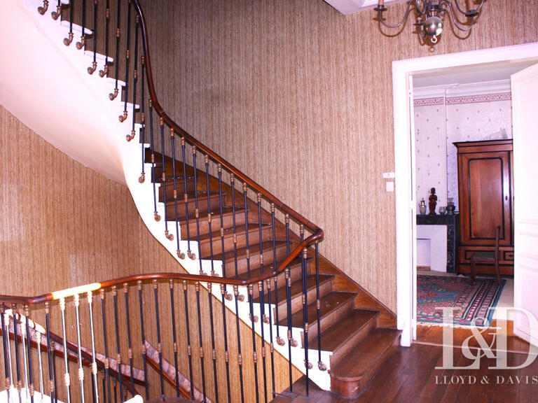 Maison Saulnes - 5 chambres - 243m²