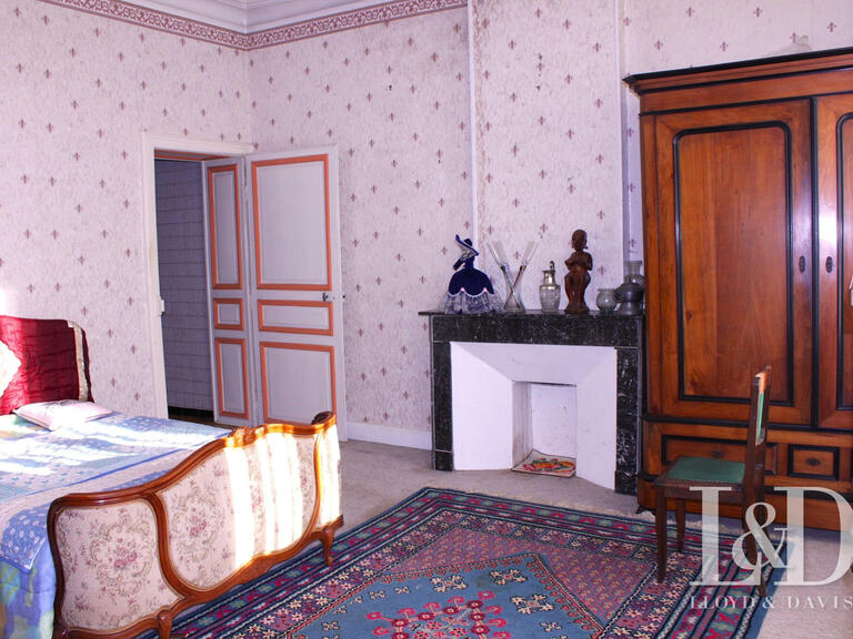 Maison Saulnes - 5 chambres - 243m²