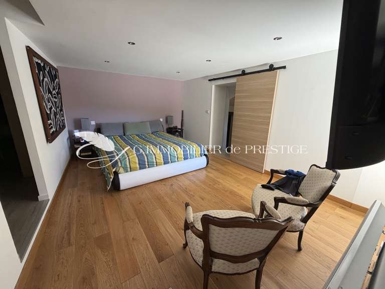 Maison Sault - 7 chambres - 403m²
