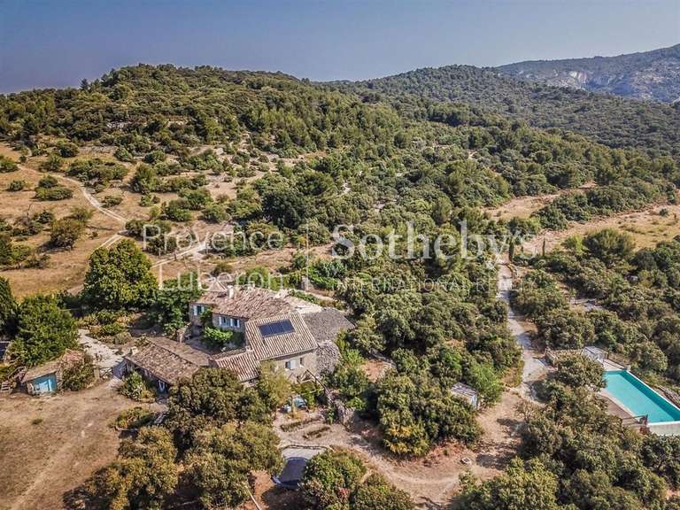 Maison Saumane-de-Vaucluse - 5 chambres - 350m²