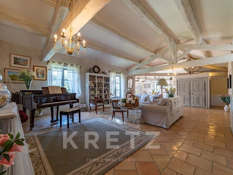 House Saumane-de-Vaucluse - 4 bedrooms - 300m²