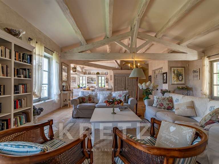 House Saumane-de-Vaucluse - 4 bedrooms - 300m²