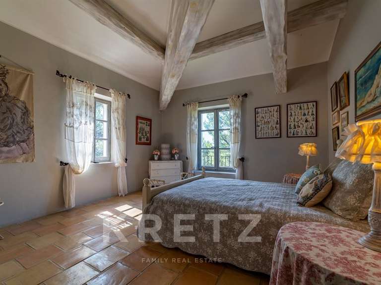 House Saumane-de-Vaucluse - 4 bedrooms - 300m²