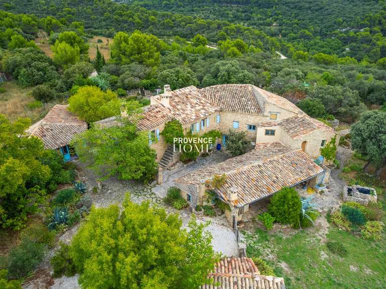 Propriété Saumane-de-Vaucluse - 5 chambres - 350m²