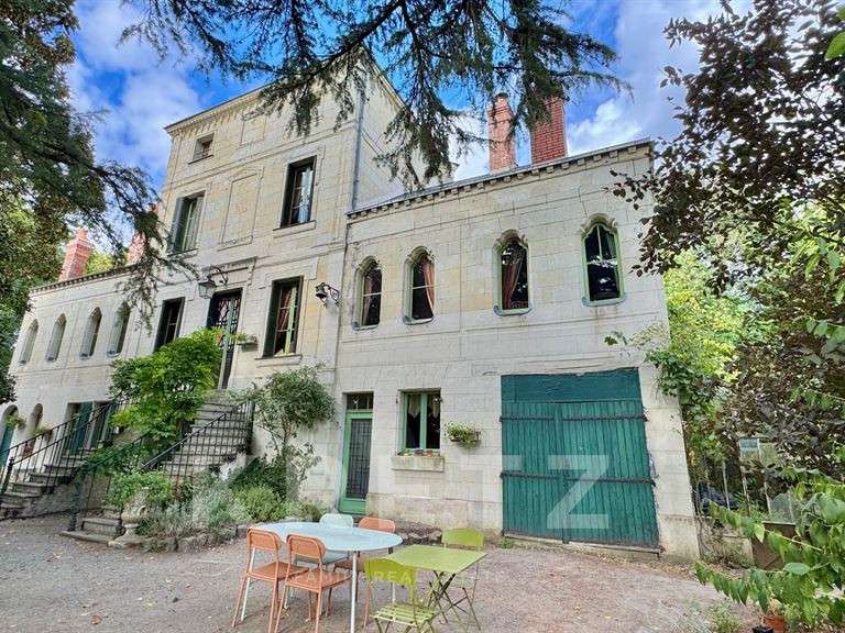 Maison Saumur - 8 chambres - 460m²