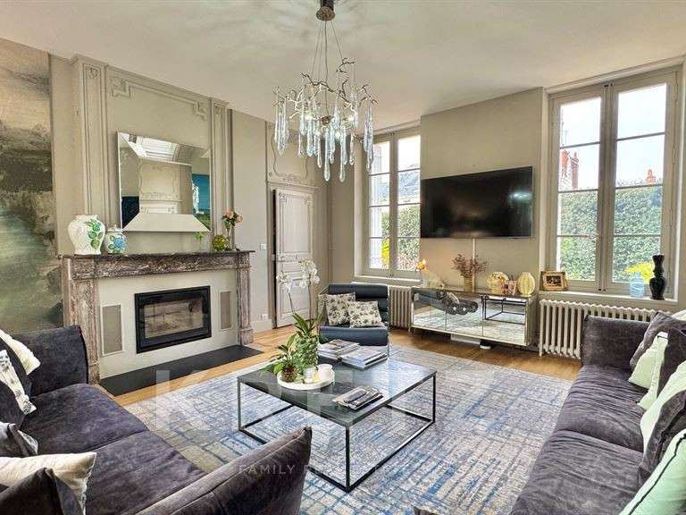 Maison Saumur - 5 chambres - 317m²