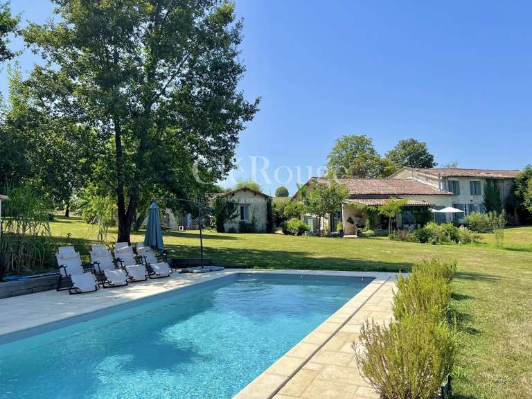 Maison Saussignac - 7 chambres - 274m²