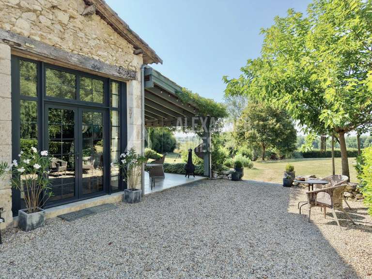 Maison Saussignac - 7 chambres - 274m²
