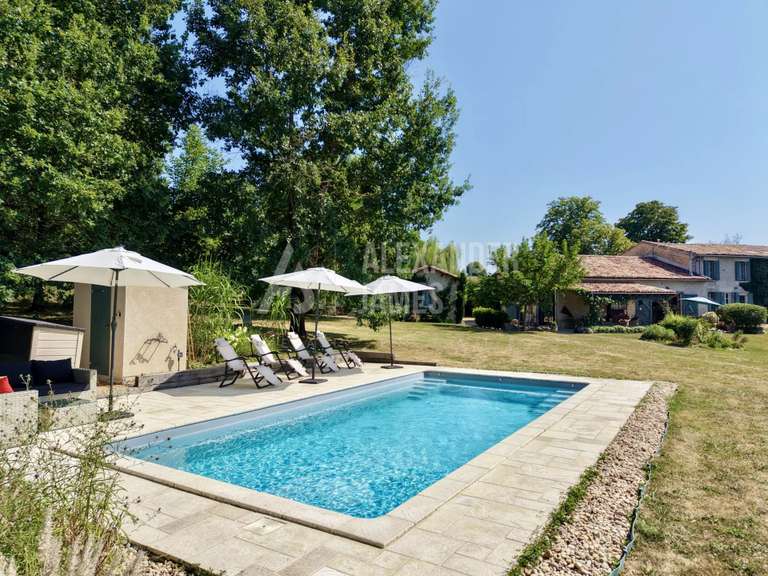 Maison Saussignac - 7 chambres - 274m²