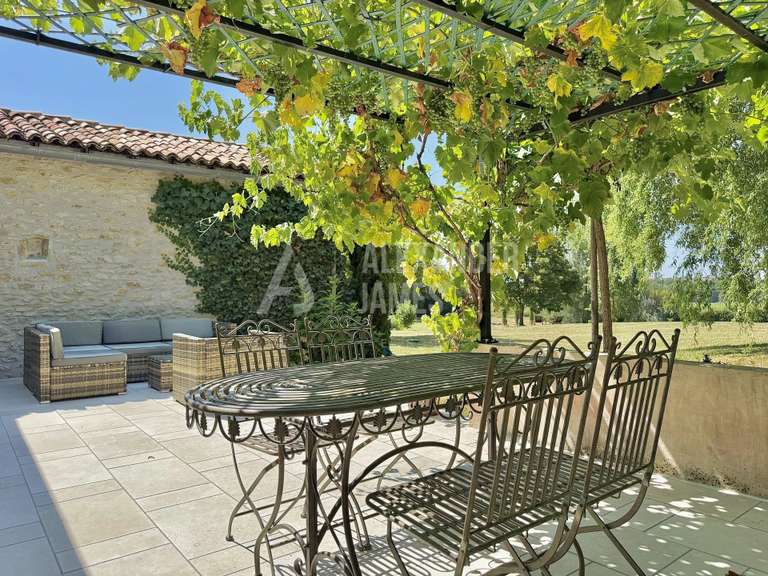 Maison Saussignac - 7 chambres - 274m²