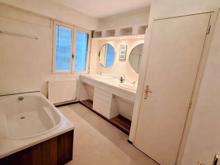 House Sautron - 5 bedrooms - 237m²