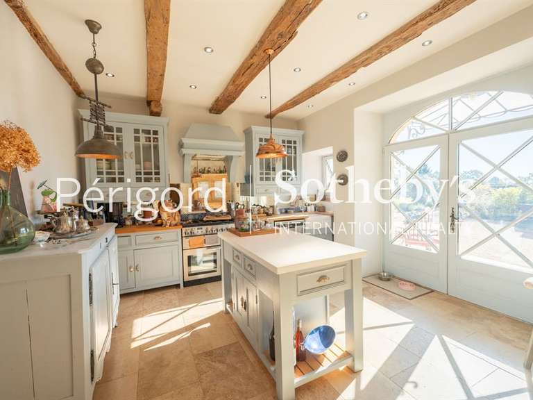 Maison Sauveterre-la-Lémance - 6 chambres - 320m²