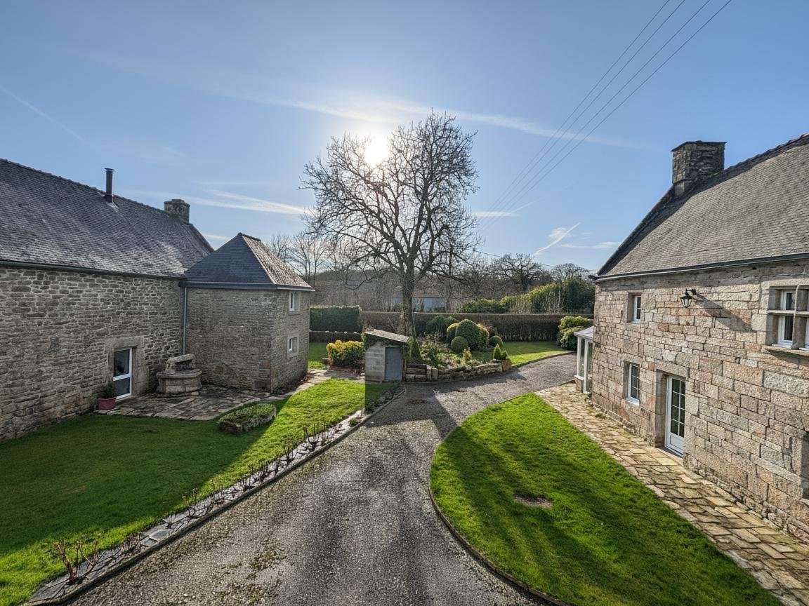 Bien atypique Scaër