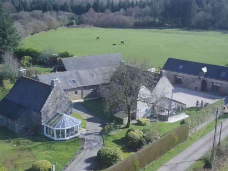 Bien atypique Scaër - 7 chambres - 360m²