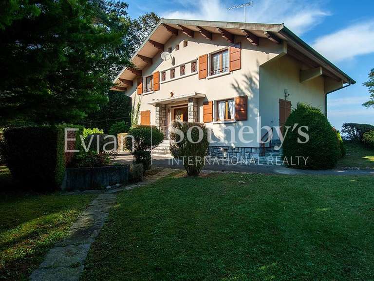 Maison Sciez - 5 chambres - 220m²