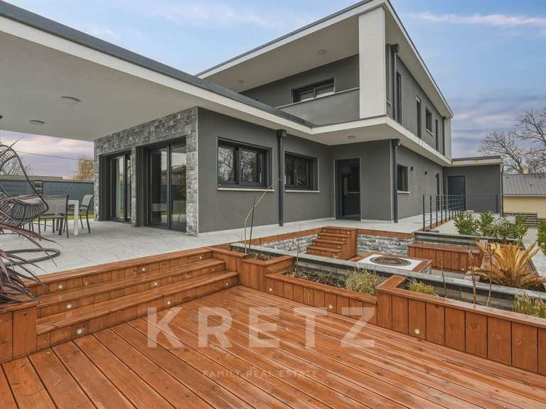 Maison Sciez - 4 chambres - 250m²